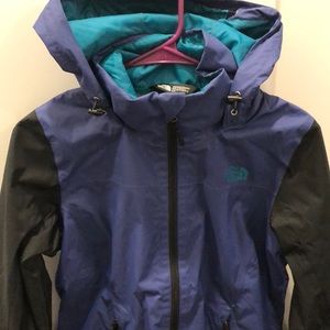 Women’s Northface Windbreaker jacket